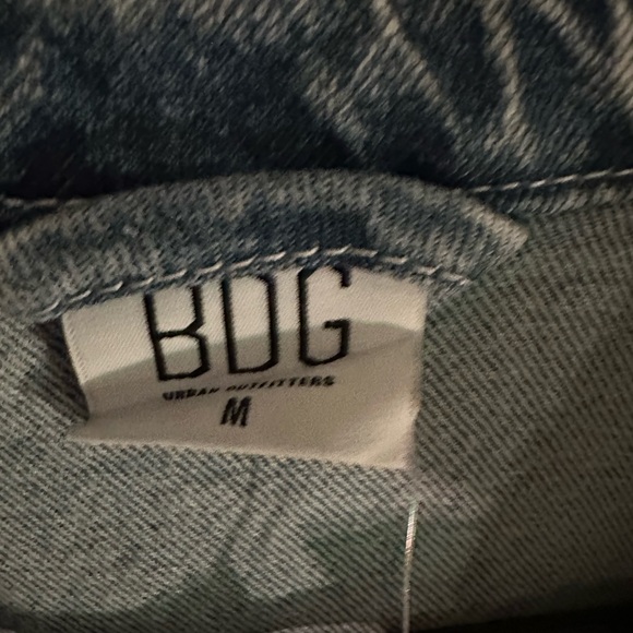 New 💕BDG Carissa Cropped denim jacket 💕 - Picture 3 of 5